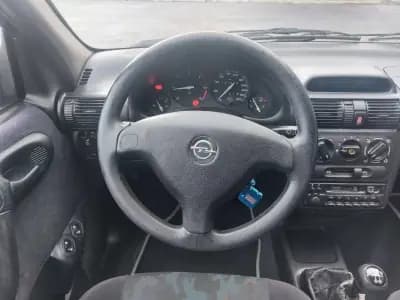 Sell Opel Corsa 2000 - 2590 EUR, 137682 km - AUTO.MOTO.pt