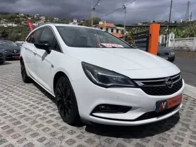Vendo Opel Astra 2016 - 10950 EUR, 102477 km - AUTO.MOTO.pt