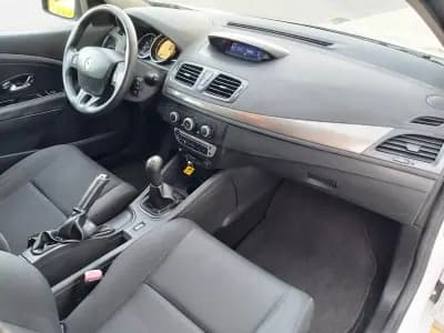 Vendo Renault Mégane 2013 - 4950 EUR, 317737 km - AUTO.MOTO.pt