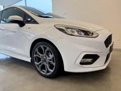 Vendo Ford Fiesta 2018 - 12500 EUR, 146800 km - AUTO.MOTO.pt