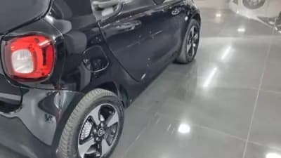 Vendo Smart Fortwo Cabrio 2021 - 13990 EUR, 59000 km - AUTO.MOTO.pt