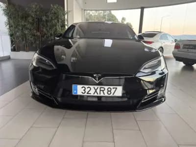 Vendo Tesla Model S 2019 - 27990 EUR, 181940 km - AUTO.MOTO.pt