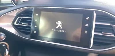 Vendo Peugeot 308 2016 - 10990 EUR, 162027 km - AUTO.MOTO.pt