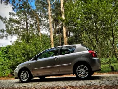 Sell Toyota Corolla 2002 - 11900 EUR, 196000 km - AUTO.MOTO.pt