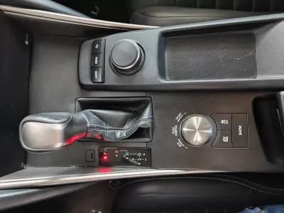 Vendo Lexus IS 300H 2017 - 25900 EUR, 68000 km - AUTO.MOTO.pt