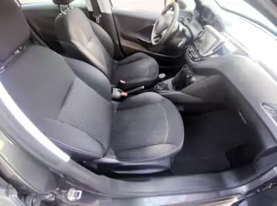 Sell Peugeot 208 2017 - 9900 EUR, 213927 km - AUTO.MOTO.pt