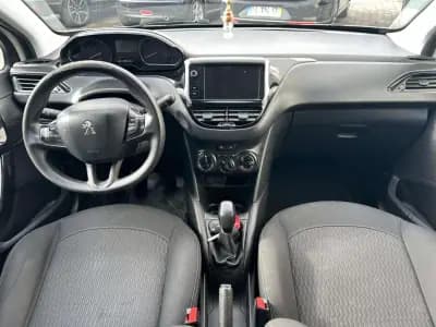 Vendo Peugeot 208 2018 - 12990 EUR, 92000 km - AUTO.MOTO.pt