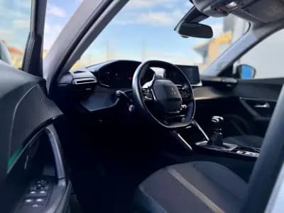 Sell Peugeot 2008 2021 - 18950 EUR, 63000 km - AUTO.MOTO.pt