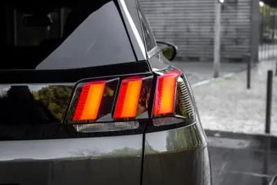 Vendo Peugeot 3008 2019 - 17850 EUR, 63281 km - AUTO.MOTO.pt