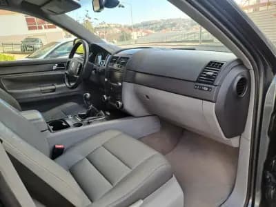 Vendo Volkswagen Touareg 2006 - 10500 EUR, 240000 km - AUTO.MOTO.pt