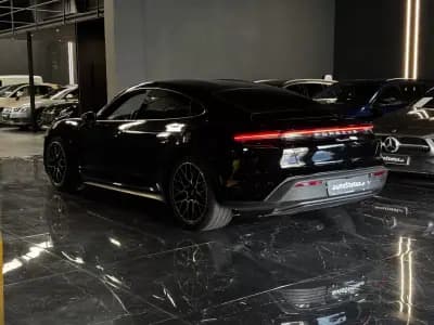 Vendo Porsche Taycan 2023 - 74990 EUR, 35900 km - AUTO.MOTO.pt