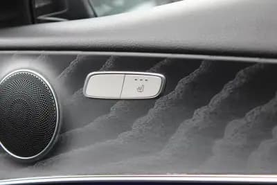 Vendo Mercedes-Benz E 220 2021 - 36900 EUR, 78024 km - AUTO.MOTO.pt