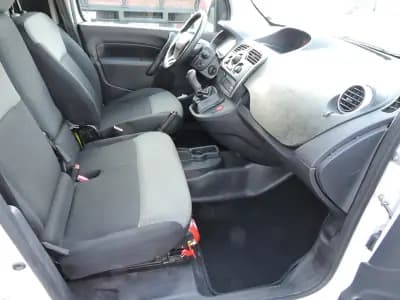 Vendo Renault Kangoo 2018 - 13000 EUR, 106928 km - AUTO.MOTO.pt