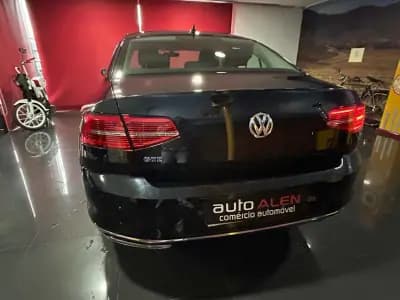 Vendo Volkswagen Passat 2017 - 18990 EUR, 134000 km - AUTO.MOTO.pt