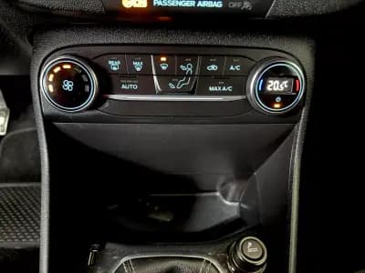 Vendo Ford Fiesta 2018 - 12500 EUR, 146800 km - AUTO.MOTO.pt