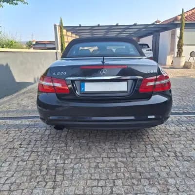 Vendo Mercedes-Benz E 220 2013 - 22950 EUR, 225000 km - AUTO.MOTO.pt