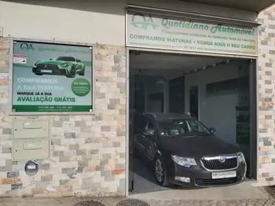 Vendo Skoda Superb 2010 - 9950 EUR, 295355 km - AUTO.MOTO.pt