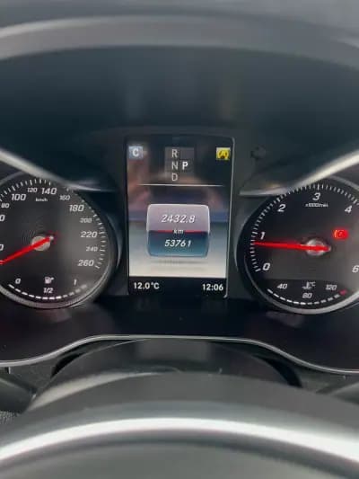 Vendo Mercedes-Benz GLC 250 2018 - 47000 EUR, 53761 km - AUTO.MOTO.pt