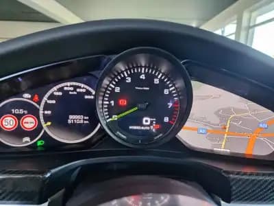 Sell Porsche Panamera 2017 - 67750 EUR, 99900 km - AUTO.MOTO.pt