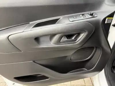 Vendo Citroën Berlingo 2022 - 15250 EUR, 101600 km - AUTO.MOTO.pt