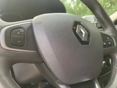 Vendo Renault Clio Sport Tourer 2019 - 13999 EUR, 127245 km - AUTO.MOTO.pt