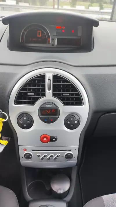 Sell Renault Grand Modus 2009 - 6589 EUR, 209758 km - AUTO.MOTO.pt