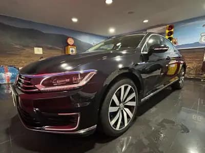 Vendo Volkswagen Passat 2017 - 18990 EUR, 134000 km - AUTO.MOTO.pt