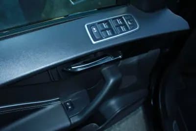 Vendo Jaguar F-Pace 2016 - 25900 EUR, 176000 km - AUTO.MOTO.pt