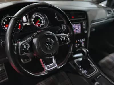 Vendo Volkswagen Golf 2015 - 22990 EUR, 173306 km - AUTO.MOTO.pt