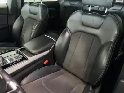 Vendo Audi Q8 2019 - 60000 EUR, 180000 km - AUTO.MOTO.pt