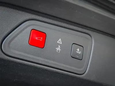 Vendo Peugeot 3008 2016 - 17450 EUR, 116000 km - AUTO.MOTO.pt