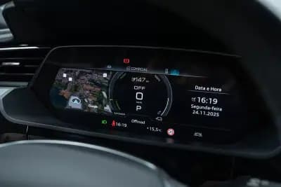 Vendo Audi Q8 e-Tron Sportback 2023 - 49950 EUR, 55000 km - AUTO.MOTO.pt