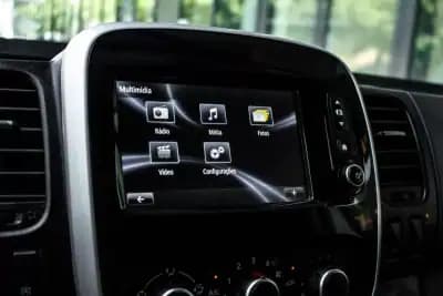 Vendo Renault Trafic 2020 - 30990 EUR, 126359 km - AUTO.MOTO.pt