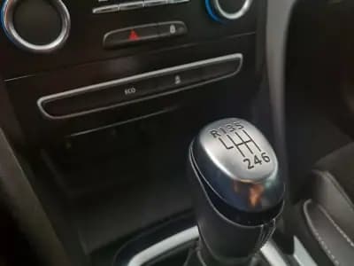 Vendo Renault Mégane 2019 - 17900 EUR, 96000 km - AUTO.MOTO.pt