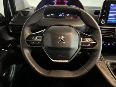 Vendo Peugeot Partner 2023 - 17750 EUR, 80117 km - AUTO.MOTO.pt