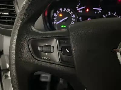 Sell Opel Vivaro 2020 - 21525 EUR, 77000 km - AUTO.MOTO.pt