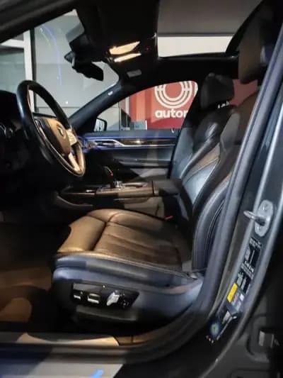 Vendo BMW 740 2018 - 30750 EUR, 246000 km - AUTO.MOTO.pt