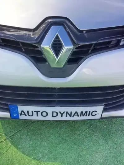 Vendo Renault Clio Break 2014 - 11890 EUR, 142223 km - AUTO.MOTO.pt