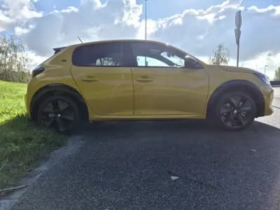 Sell Peugeot e-208 2021 - 18496 EUR, 33131 km - AUTO.MOTO.pt