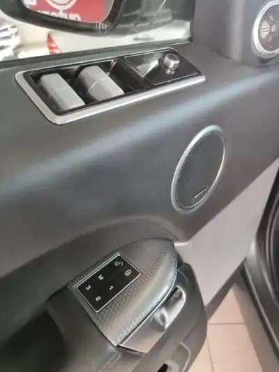 Vendo Land Rover Range Rover Sport 2018 - 42990 EUR, 159000 km - AUTO.MOTO.pt