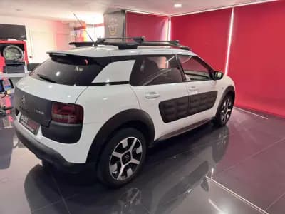 Sell Citroën C4 Cactus 2015 - 10500 EUR, 217000 km - AUTO.MOTO.pt