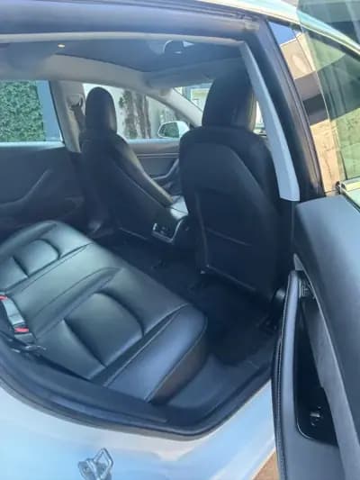 Vendo Tesla Model 3 2019 - 22900 EUR, 117000 km - AUTO.MOTO.pt