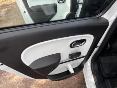 Vendo Renault Twingo 2022 - 15750 EUR, 11000 km - AUTO.MOTO.pt