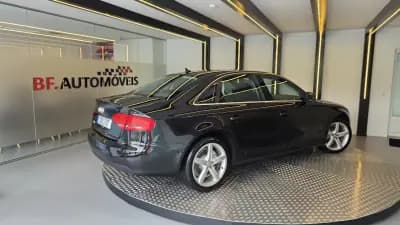Vendo Audi A4 2011 - 13900 EUR, 186139 km - AUTO.MOTO.pt