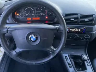 Vendo BMW 318 2005 - 6950 EUR, 281920 km - AUTO.MOTO.pt