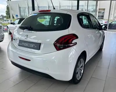 Sell Peugeot 208 2018 - 11990 EUR, 141744 km - AUTO.MOTO.pt