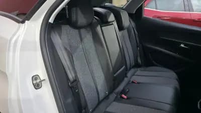 Vendo Peugeot 3008 2018 - 16990 EUR, 131000 km - AUTO.MOTO.pt