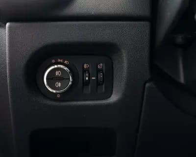 Vendo Opel Corsa 2014 - 8990 EUR, 139000 km - AUTO.MOTO.pt