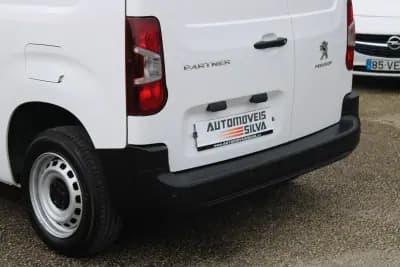 Vendo Peugeot Partner 2021 - 11990 EUR, 178000 km - AUTO.MOTO.pt