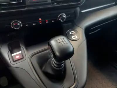 Vendo Opel Combo 2025 - 19750 EUR, 11997 km - AUTO.MOTO.pt